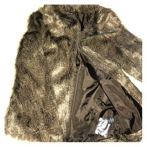 New faux fur with pockets & extra hook closures